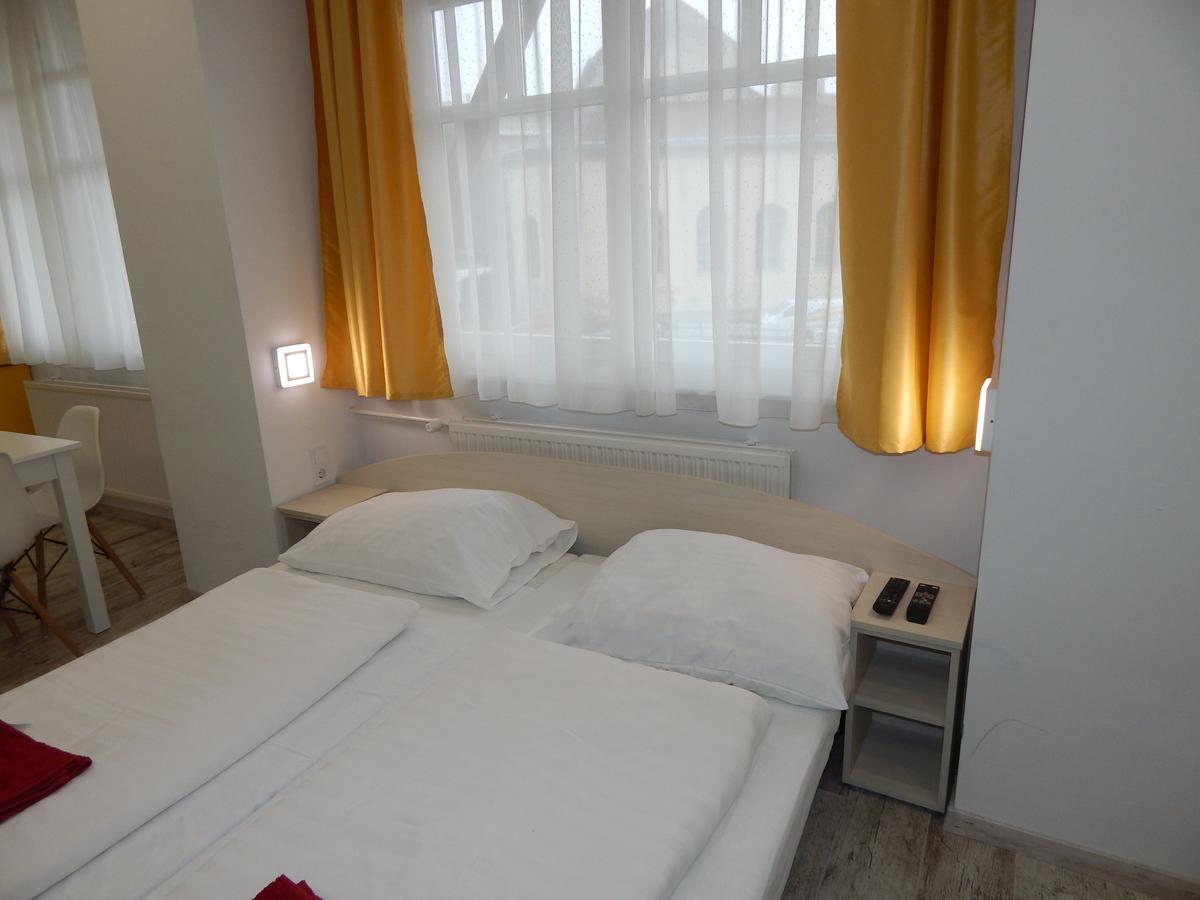 Kalvin Vendegszobak Debrecen Dış mekan fotoğraf