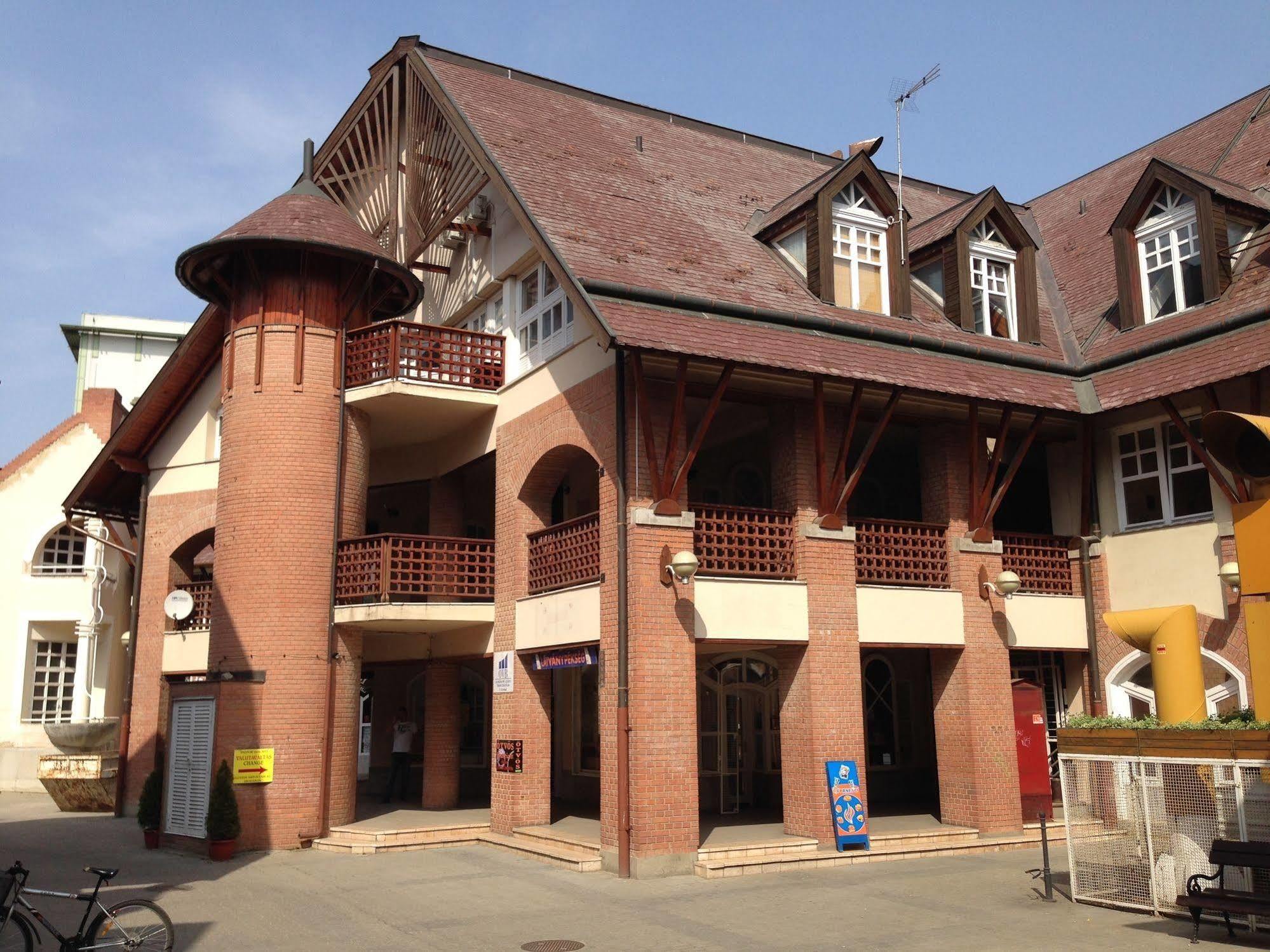 Kalvin Vendegszobak Debrecen Dış mekan fotoğraf